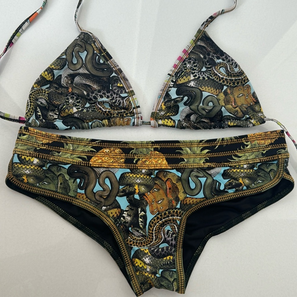 Agua Bendita Bikini